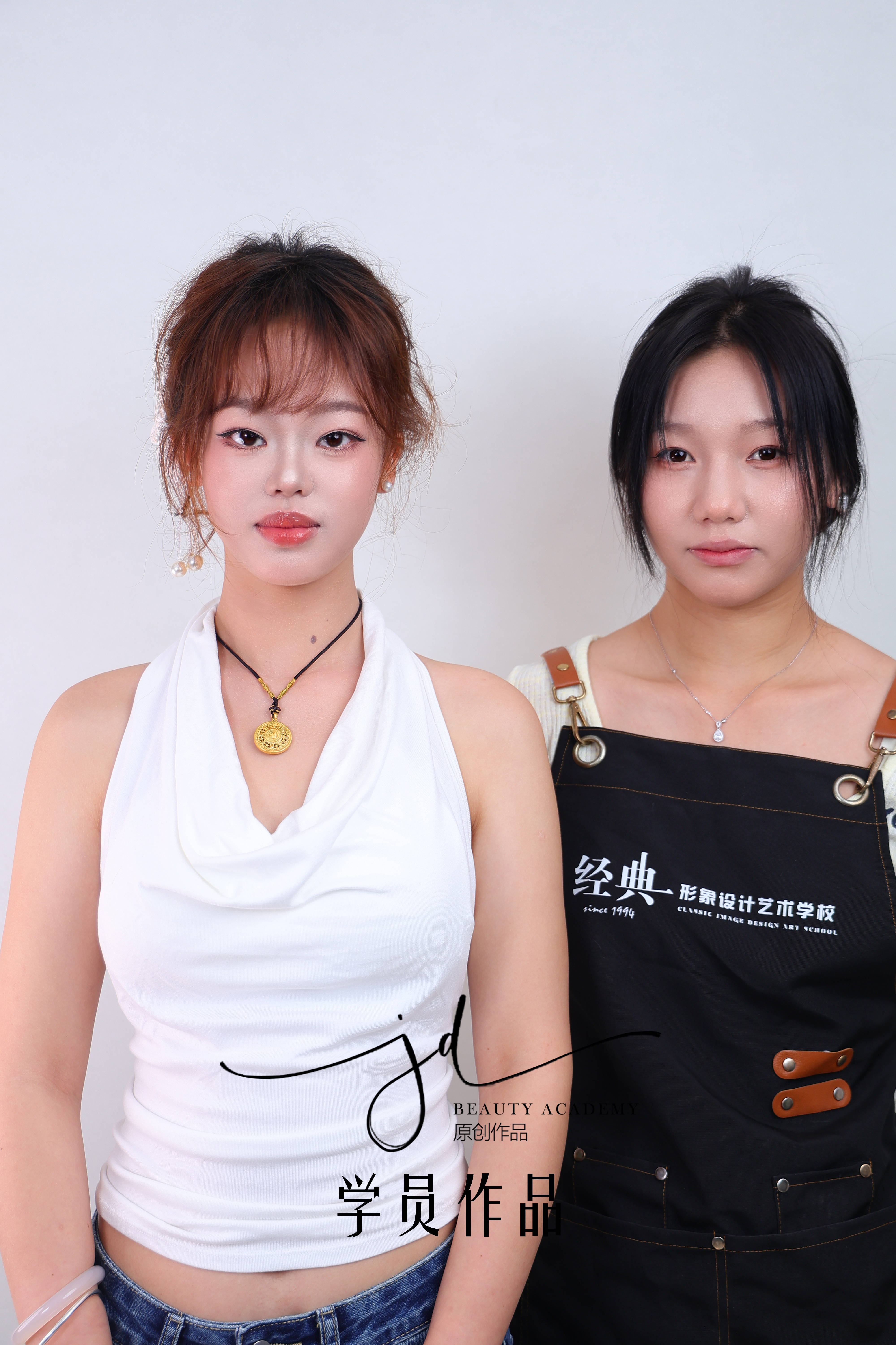 学员与老师合影