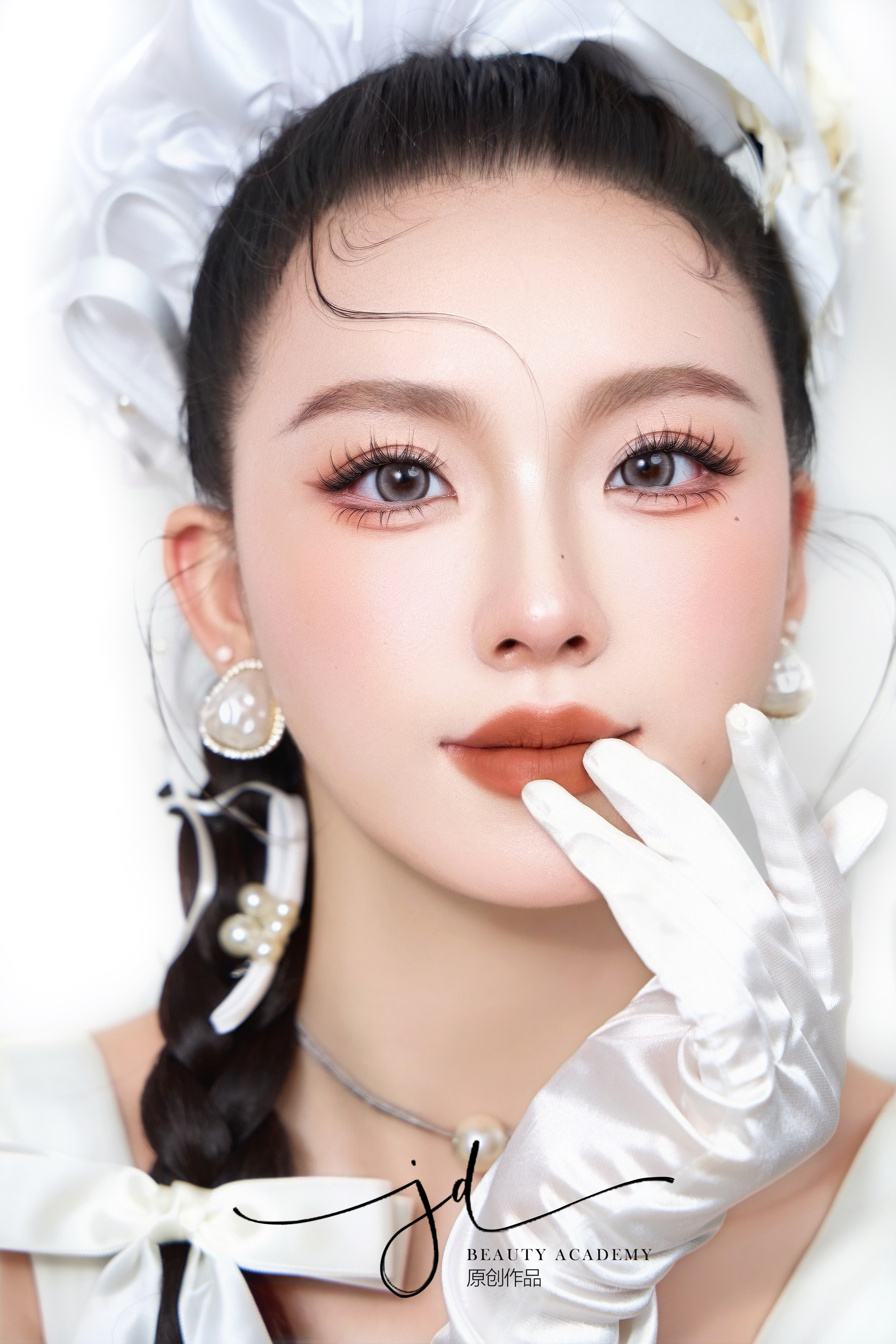武汉经典形象设计艺术学校学员精致妆造作品